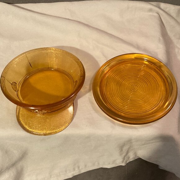 VTG Jeanette Glass Lady Berkshire 1942 AmberPowder Dish & Lid (2 pcs)-4.5" D-EUC - Picture 3 of 9